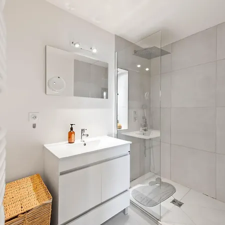 Holiday home M62 Jolie Avec Jacuzzi Et Vue Sur