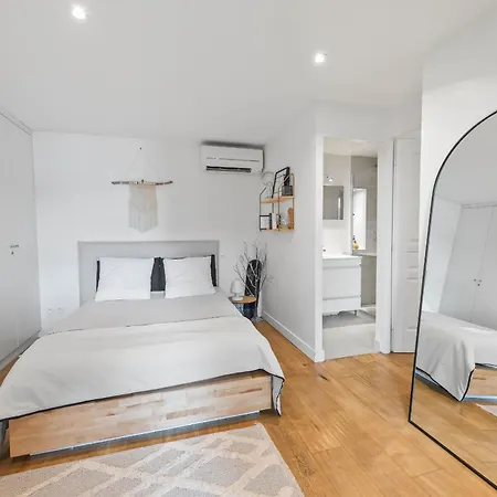 Holiday home M62 Jolie Avec Jacuzzi Et Vue Sur Veyrier-du-Lac